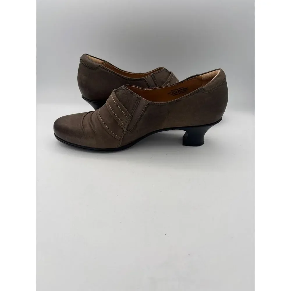Women’s Earth Size 9 Taupe Leather Oxford Heels